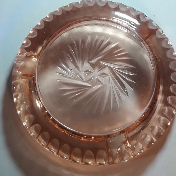 Pink Depression Glass Ashtray Round Flower Pinwheel Pattern 4 Cigarette Slots - Picture 6 of 7